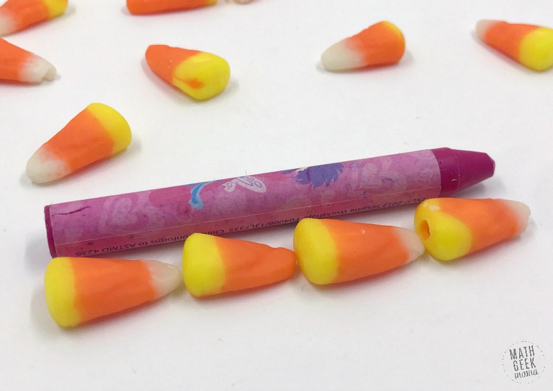 Looking for a fun way to put all your candy corn to good use? This free set of candy corn math printables use candy corn as a fun math manipulative. There are counting mats, an addition game, plus counting to 100 and measurement. Kids will love it!